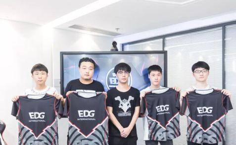 在激烈的国