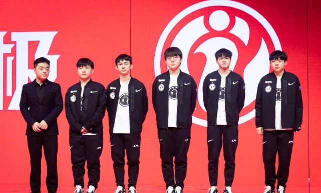 后卫线上组 后卫线上组