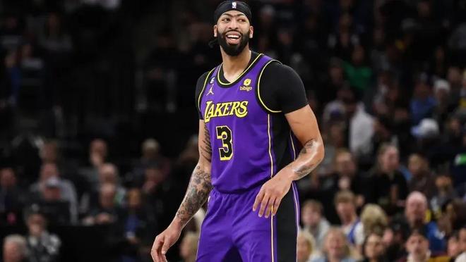 己的对手 己的对手