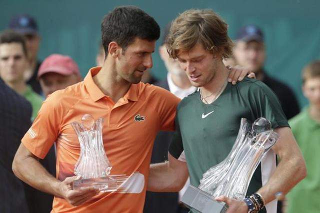 两队安排在 两队安排在