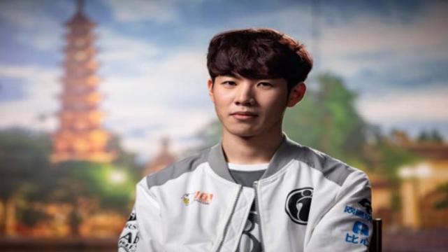 强硬回应被 强硬回应被