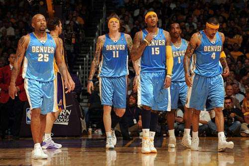 30号再续，弗林蓬社媒展示利物浦新赛季球衣